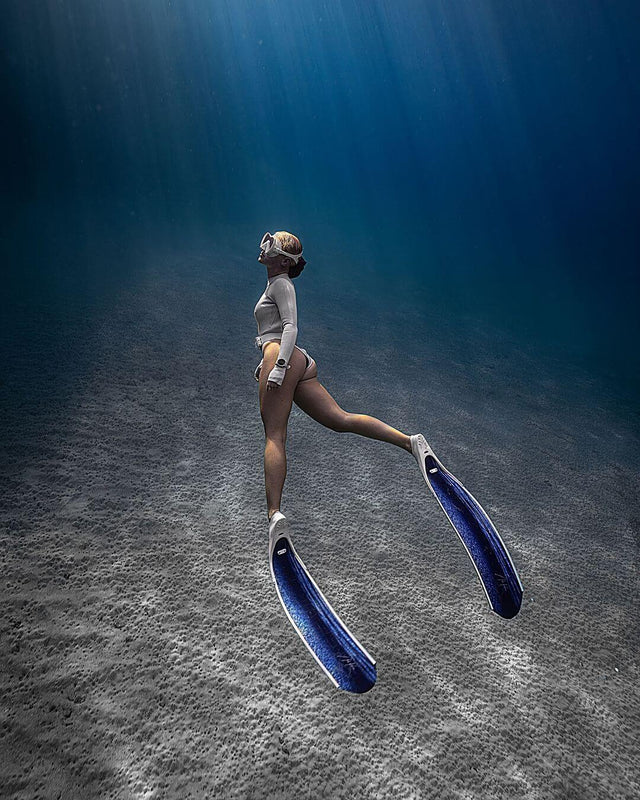 NADADEIRA  DIVER Blue Vista - By Ash Kara