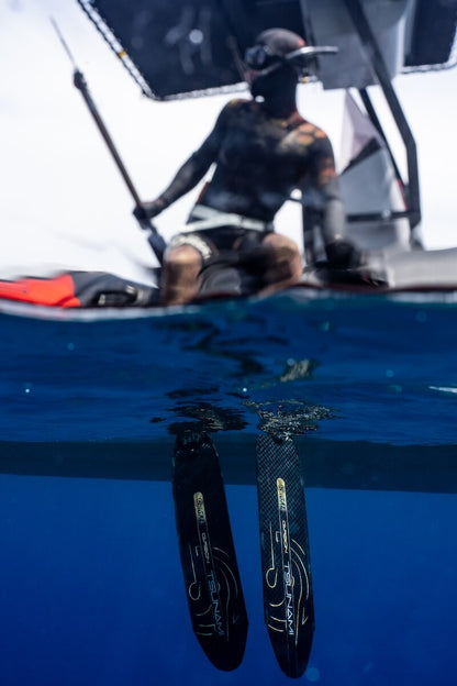 NADADEIRA Sigalsub Tsunami fins carbon (acompanha luva riffe)